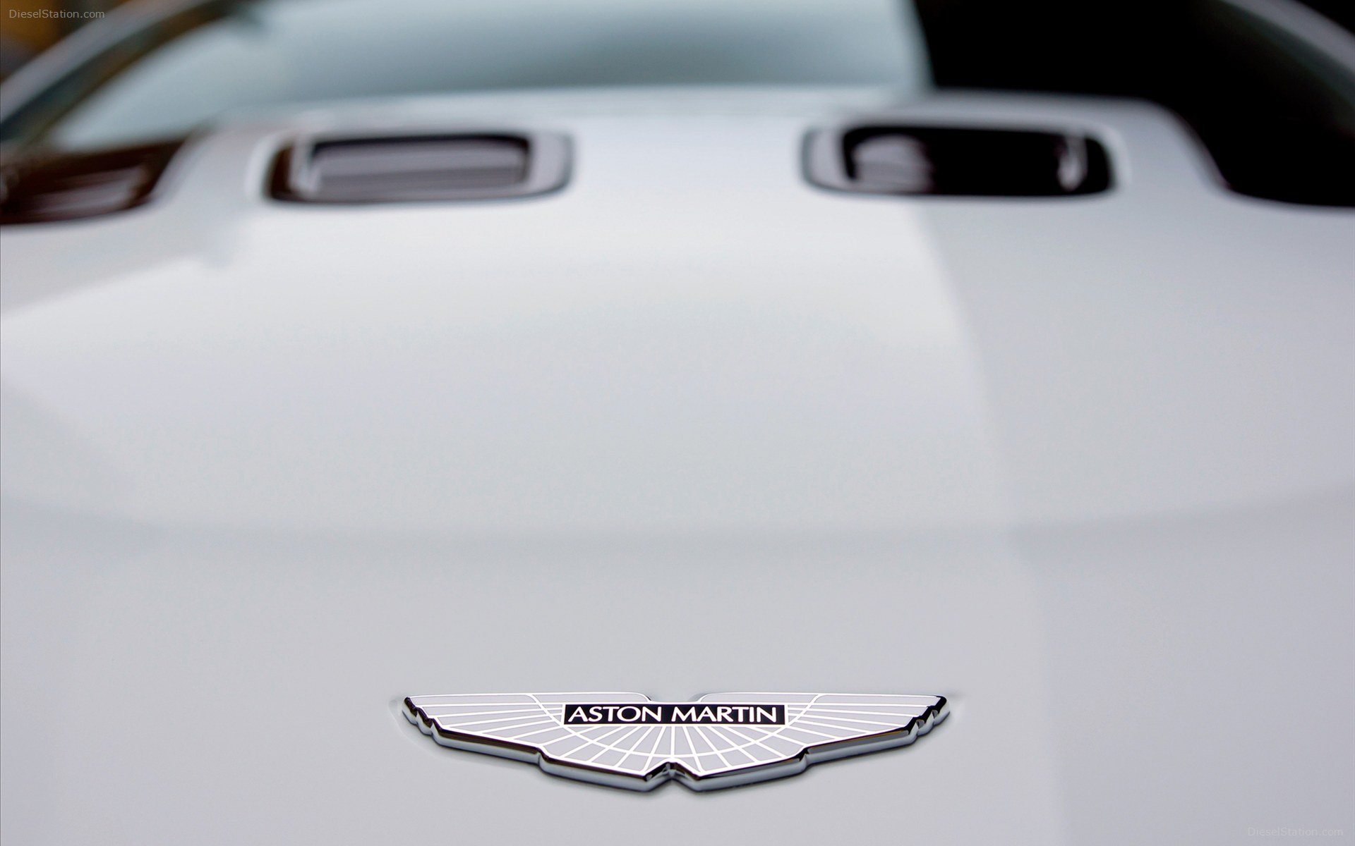 Aston Martin V12 Vantage Roadster 2013 Aston Martin V12 Vantage Roadster 2013